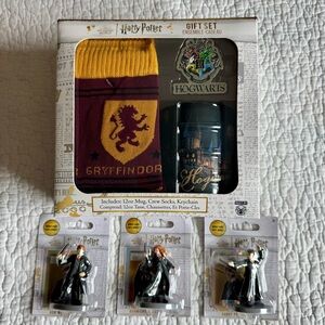 Brand New Harry Potter Gift Set and Figurines